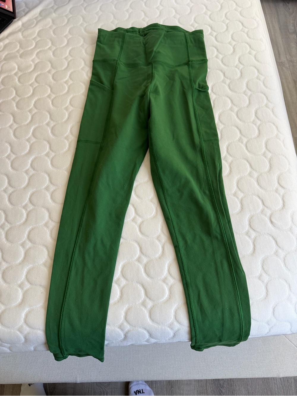 Aritzia TNA Green Leggings